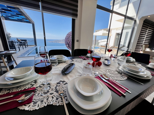  gece  -  Kasım
  | Kalkan Kördere’de Sonsuz Deniz Manzaralı, Isıtmalı Havuzlu Lüks Villa